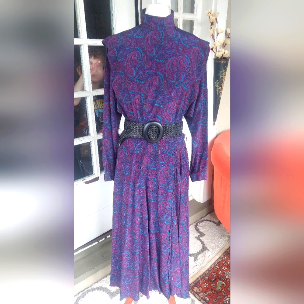 Liz Claiborne Vtg 100% Silk Purple Paisley Midi Dress with Pockets S…